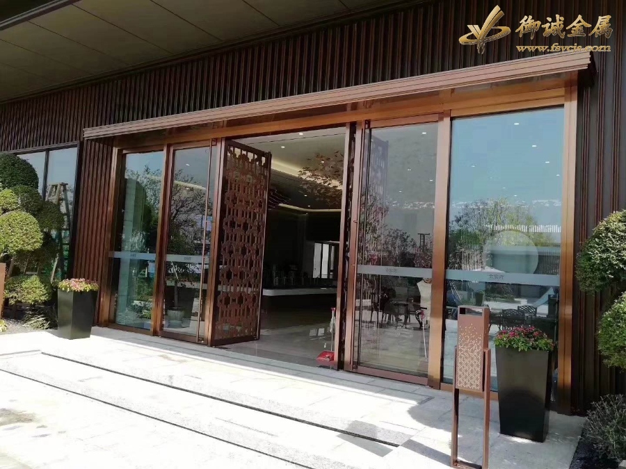 不锈钢门